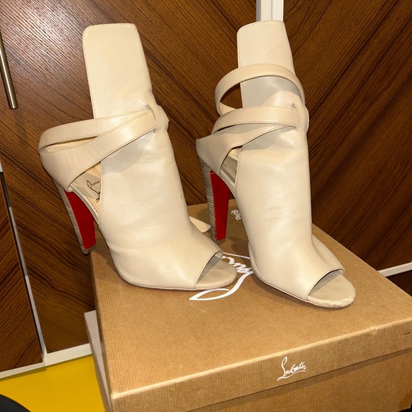 Louboutins Hippik 100 Heel - Picture 1 of 6